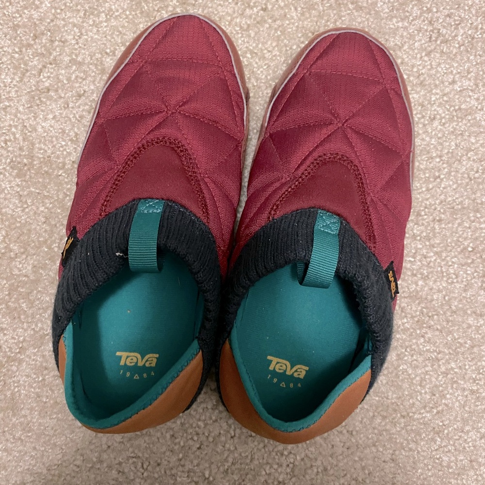 Teva ReEmbers, size 7.